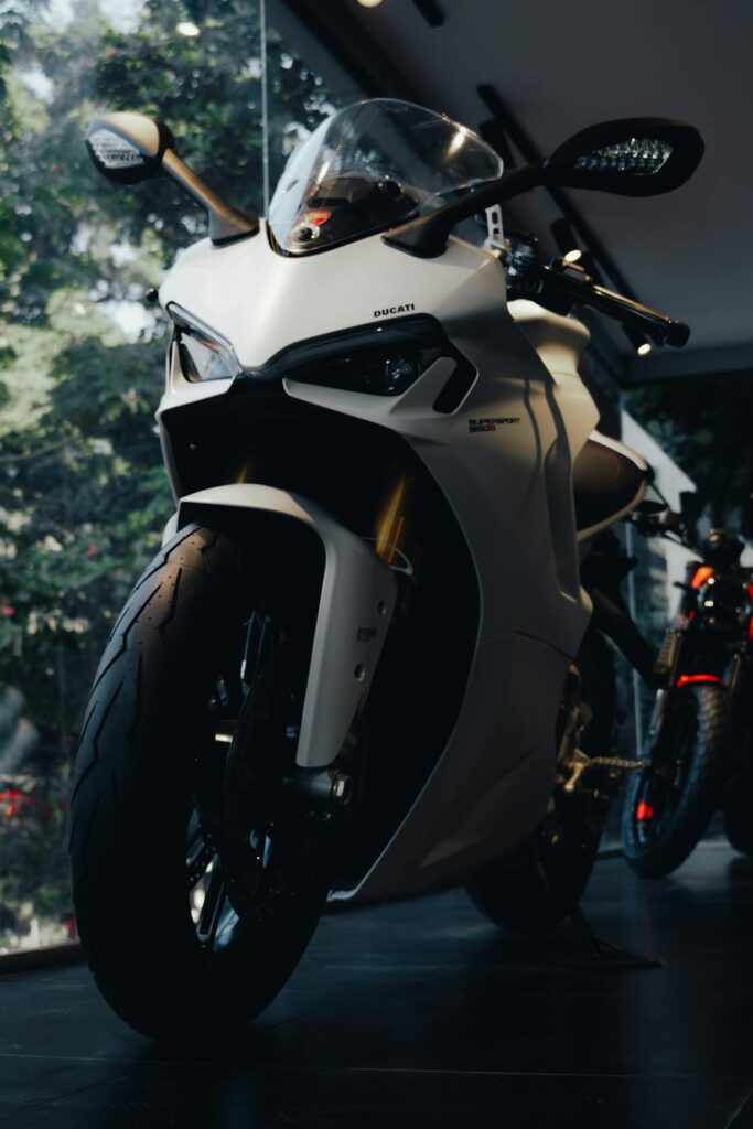 can-big-bikes-use-expressways